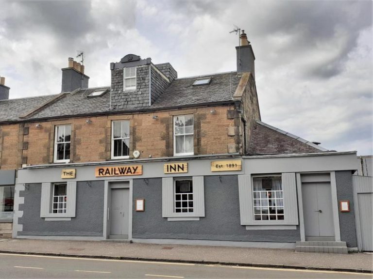 New Fixed Price – Own One of Few Independently Owned Traditional Village Pubs in Edinburgh